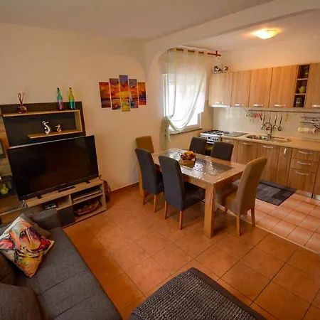 Apartment In Banjol/insel Rab 26609 Banjol