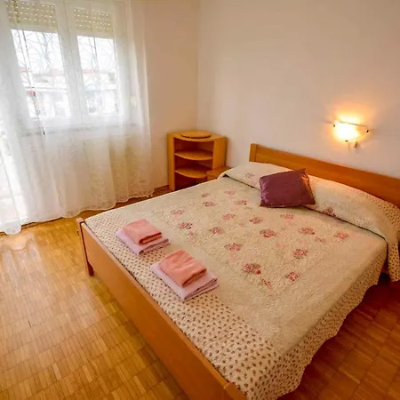 Apartment In Banjol/insel Rab 26609 *