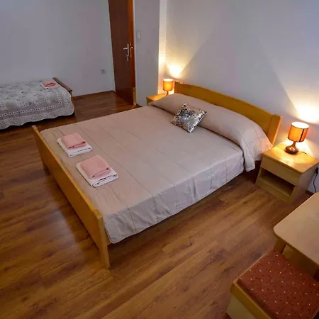 Apartment In Banjol/insel Rab 26609 *